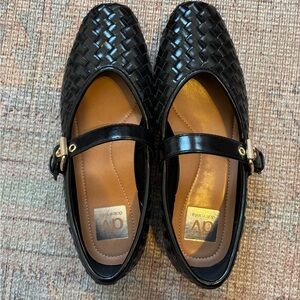 NWOT Woven DV Flats